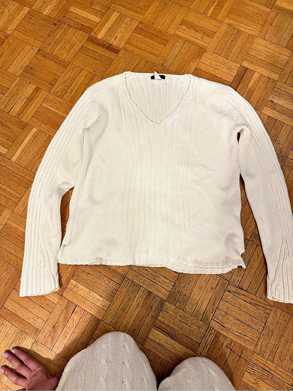 J.Crew V-Neck Cable Knit Sweater in Cream Size Medium